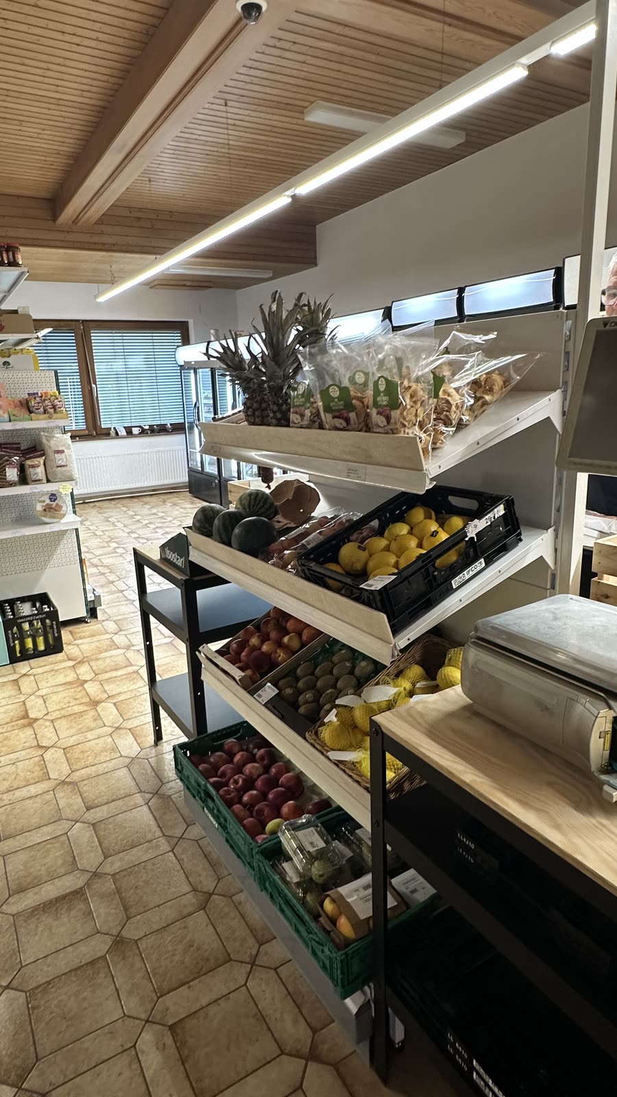 Obst & Gemüse im Verkaufsraum
